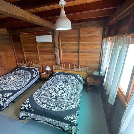 Galapagos Chalet プエルトアヨラ エクステリア 写真
