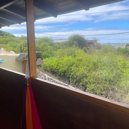 Galapagos Chalet プエルトアヨラ エクステリア 写真