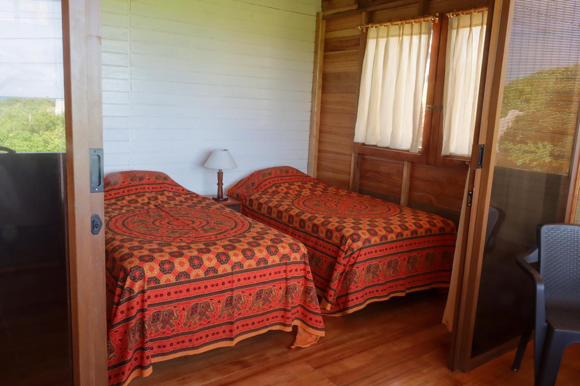 Galapagos Chalet プエルトアヨラ エクステリア 写真