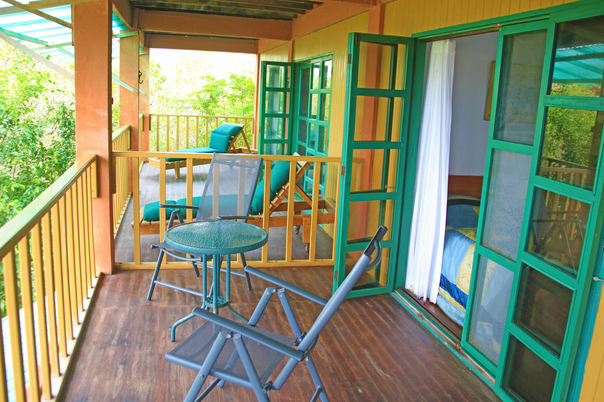 Galapagos Chalet プエルトアヨラ エクステリア 写真