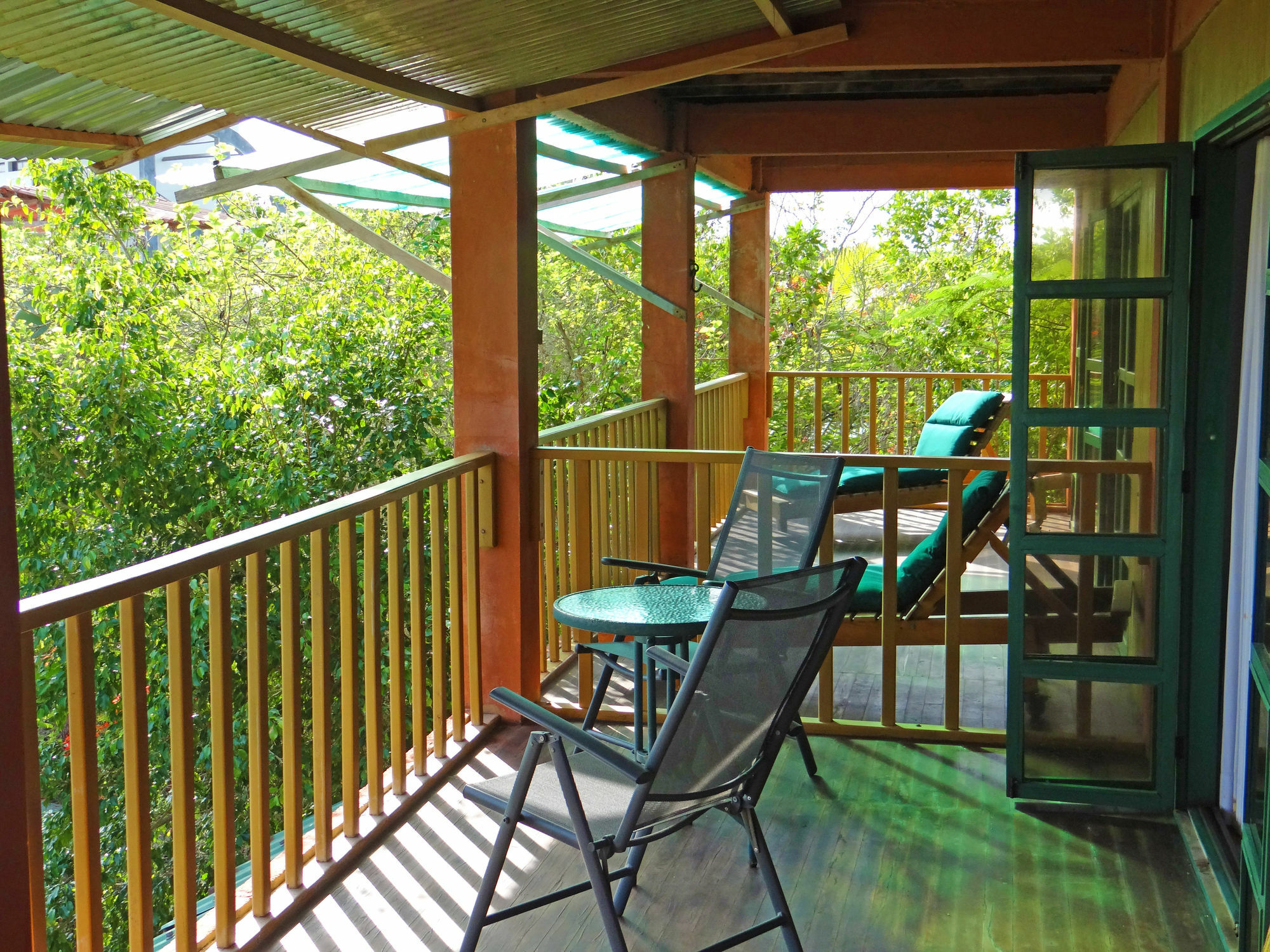 Galapagos Chalet プエルトアヨラ エクステリア 写真