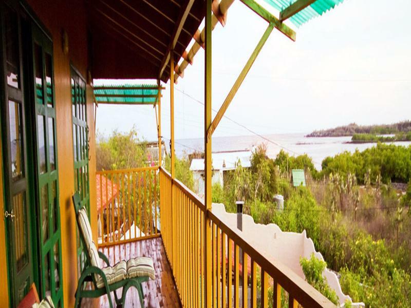 Galapagos Chalet プエルトアヨラ エクステリア 写真